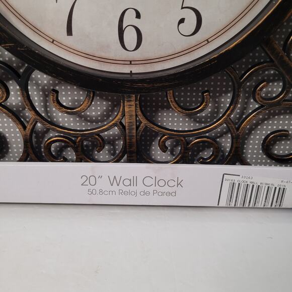 Westclox 20-inch Ornate Scrollwork Wall Clock. - Picture 7 of 8